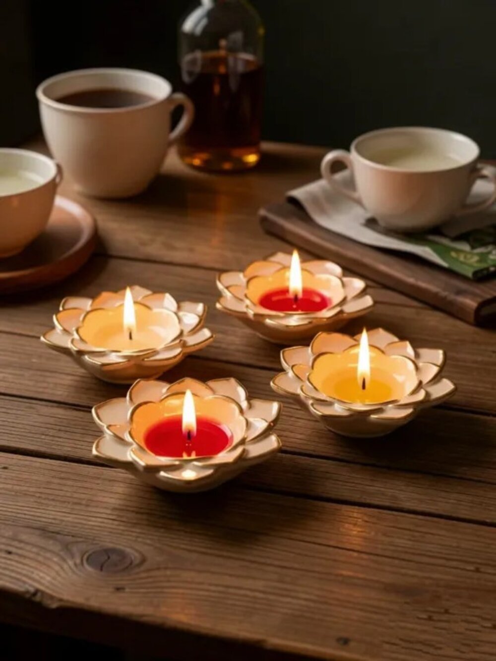 Set of 4 Lotus Floral Tea Light Holders in Ivory with Gold Trim